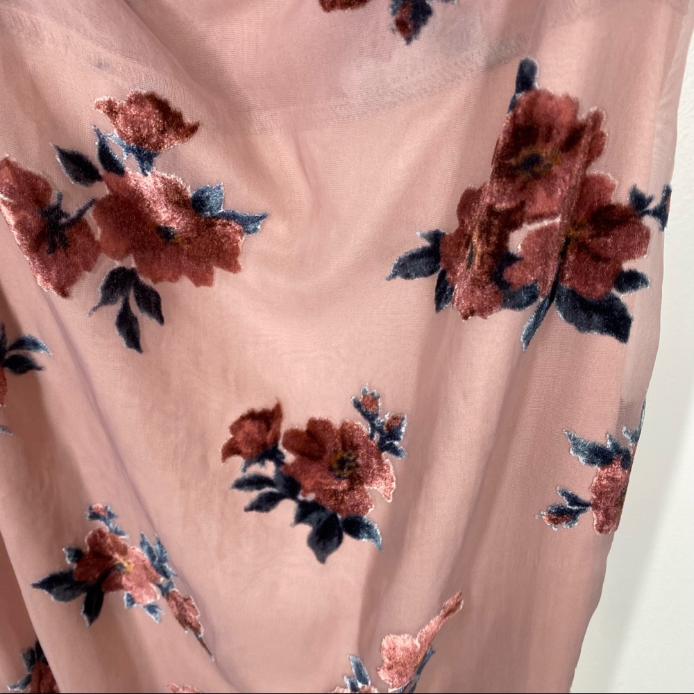 American Eagle Pink Velvet Floral Cowl Neck Slip Mini Dress Size XS - Picture 4 of 6